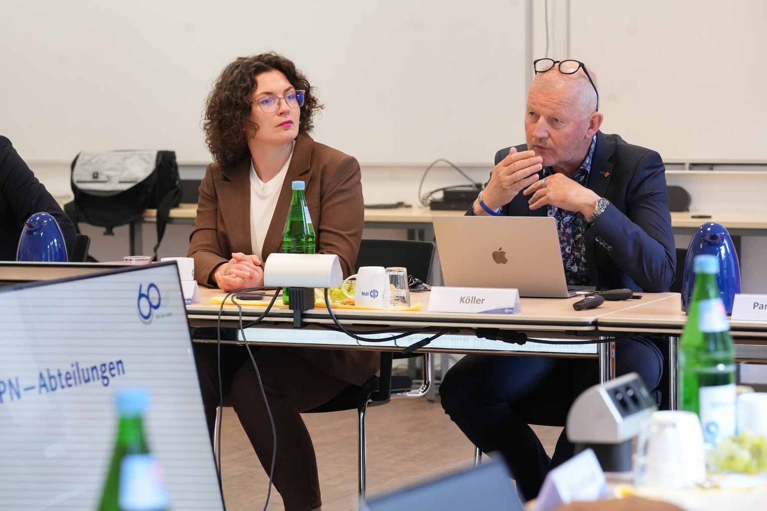 Geschäftsführende Administrative Direktorin, Mareike Bierlich, mit dem Geschäftsführenden Wissenschaftlichen Direktor, Olaf Köller, des IPN