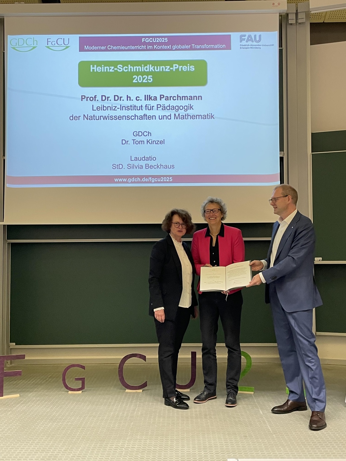 StD. Silvia Beckhaus zusammen mit Parchmann und Kinzel