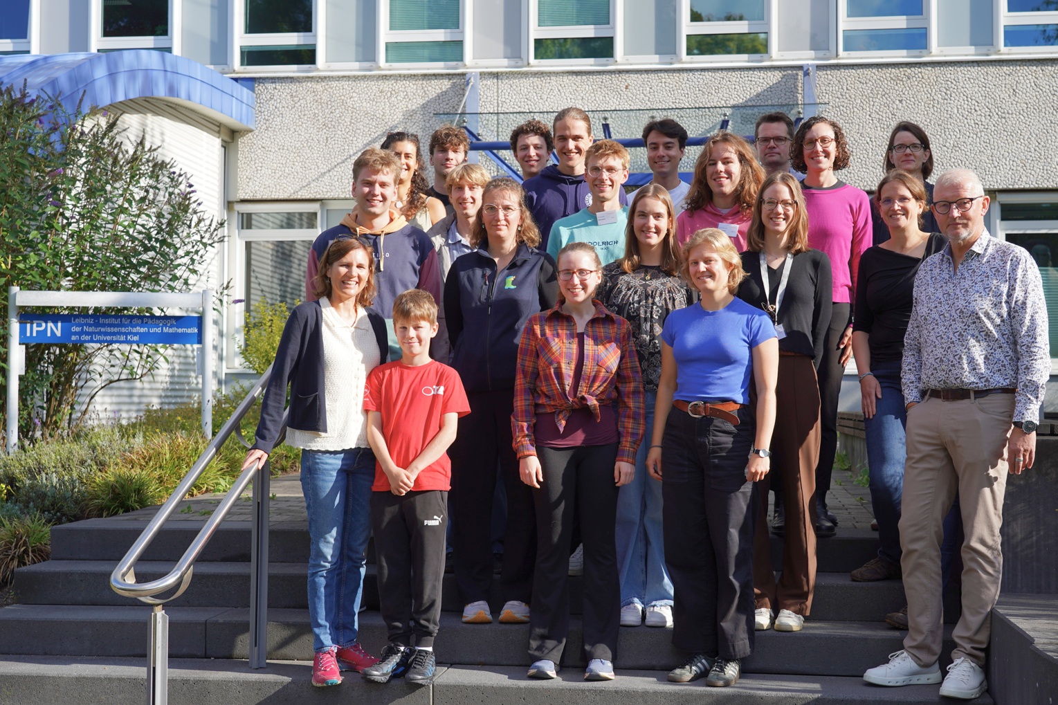 Gruppenfoto des Besuchs und Prof. Dr. Horbach, Prof. Dr. Köller, Prof. Dr. Lüdtke und Dr. Kerstin Schütte