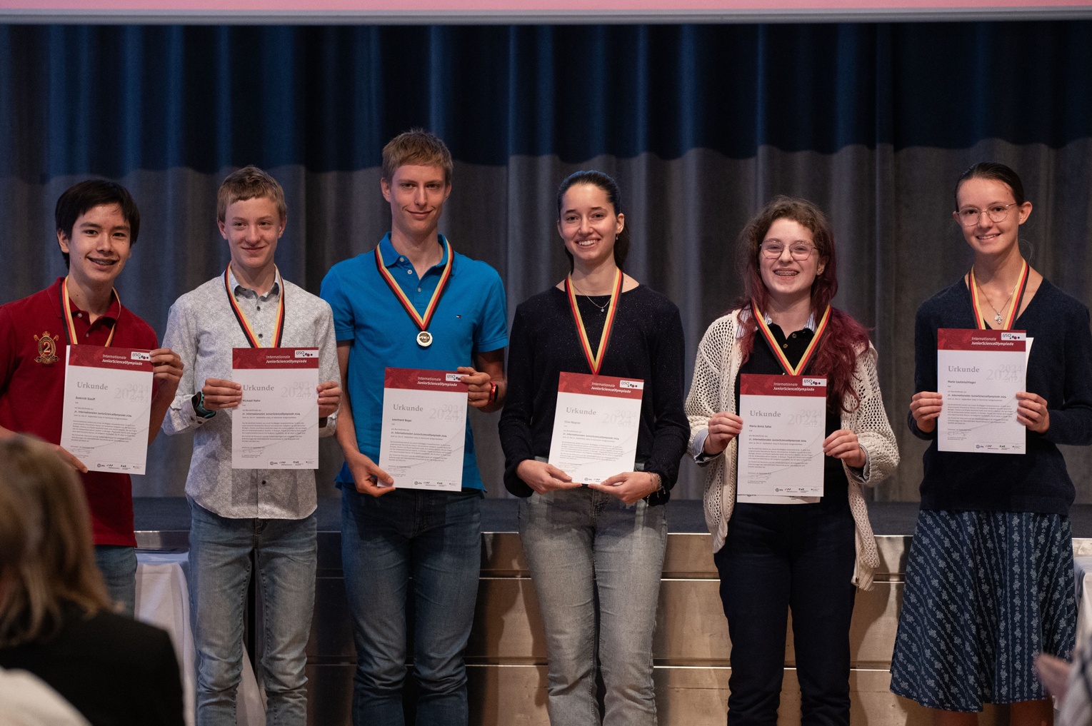 The German IJSO team for 2024 (from left): Dominik Stauff, Michael Hahn, Leonhard Beyer, Elise Wagner, Maria Anna Salsa and Marie Lautenschlager. Image: Lea Wagner.