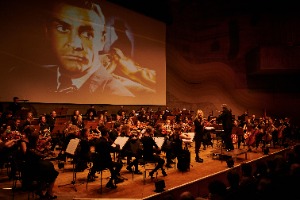 "James Bond im Visier der Musik" Copyright: Highlights der Physik/Offer