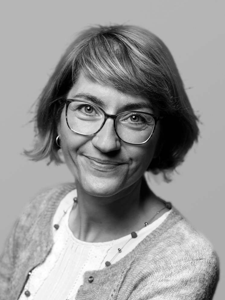 Dr. Svea Hallemann ist wissenschaftliche Mitarbeiterin am IPN in der Abteilung Fachbezogener Erkenntnis- transfer. Die Soziologin ist stellvertretende Gesamtkoordinatorin des QuaMath- Programms. hallemann@leibniz-ipn.de